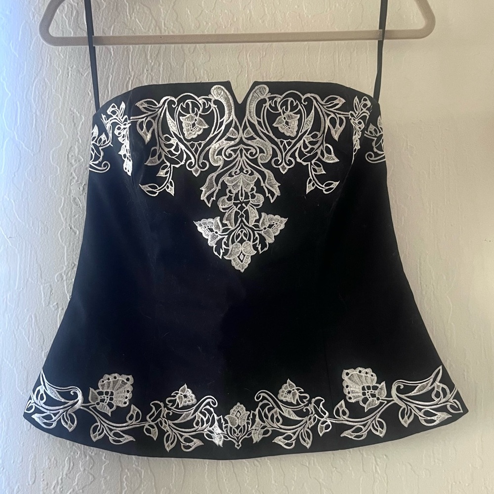 WHITE HOUSE BLACK MARKET Floral Embroidered Corset in Black/White: Sz 6